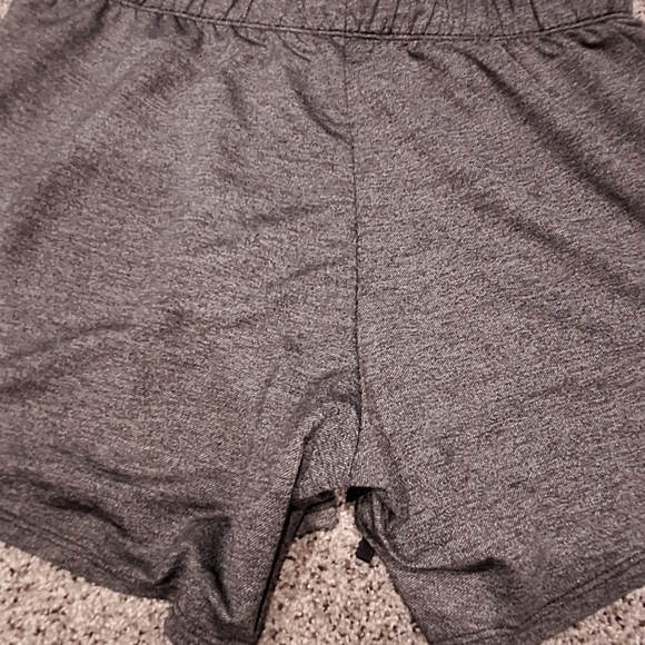 Nike Women's Training Shorts - Picture 7 of 11